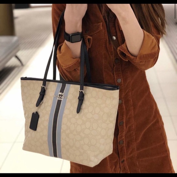 Coach Signature Tote - Picture 13 of 13